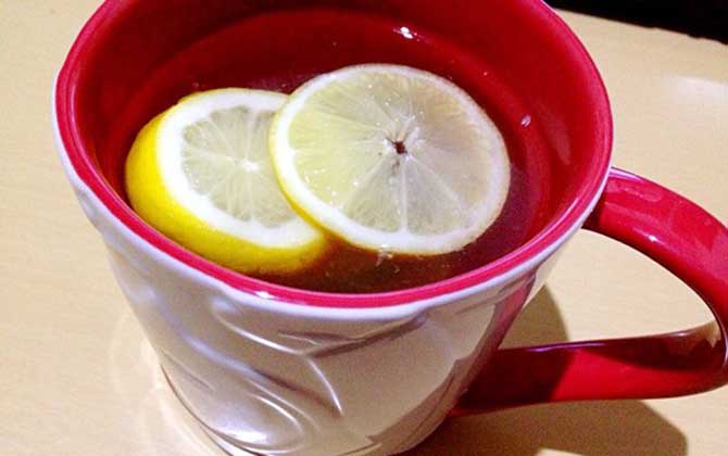 蜂蜜檸檬水的功效與禁忌及做法 蜂蜜檸檬水