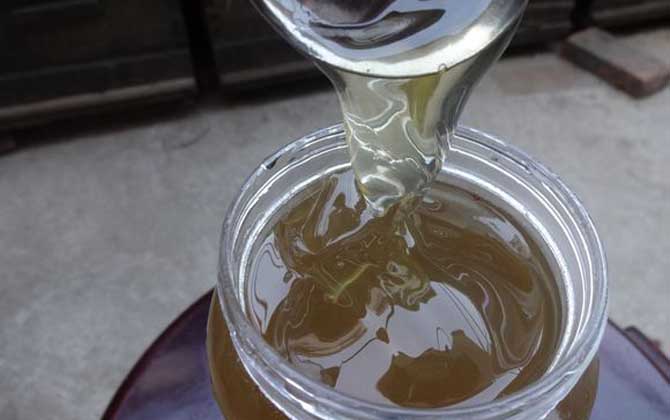 蜂蜜水的正確喝法,不僅僅只是飲用時間,在食用量上也要控制好! 蜂蜜水