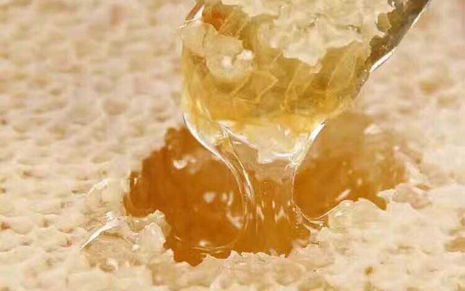蜂巢蜜的作用與功效有哪些?經常吃蜂巢蜜,這6個好處跑不了! 蜂巢蜜