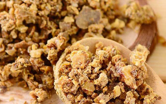 蜂產品有哪些種類?不僅僅只有蜂蜜,有些蜂產品比蜂蜜還要值錢! 蜂膠