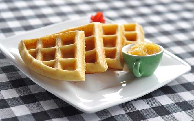 蜂蜜怎么吃效果最好?不建議空腹吃蜂蜜,更不能長期過量吃蜂蜜! 蜂蜜