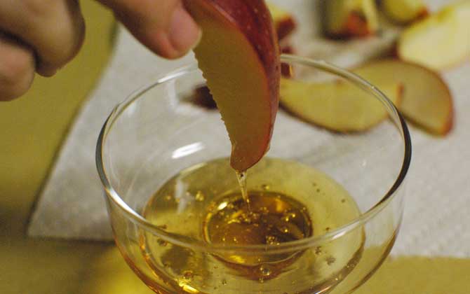 蜂蜜怎么吃效果最好?不建議空腹吃蜂蜜,更不能長期過量吃蜂蜜! 蜂蜜