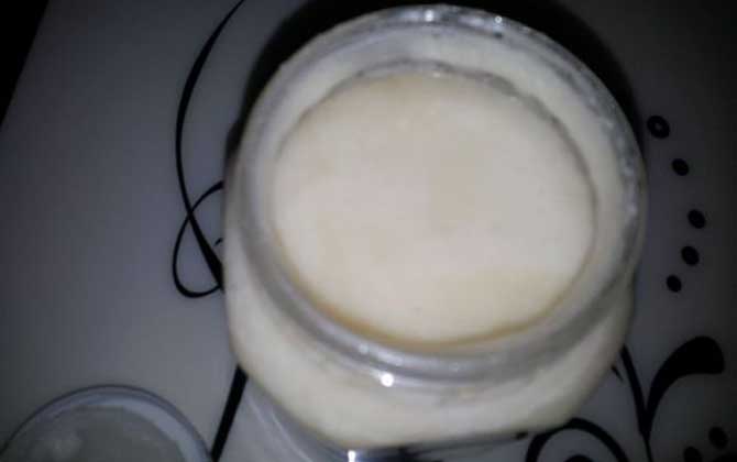 蜂蜜中摻白糖了會結(jié)晶嗎?可能結(jié)晶,但狀態(tài)與真蜂蜜卻截然不同! 蜂蜜結(jié)晶