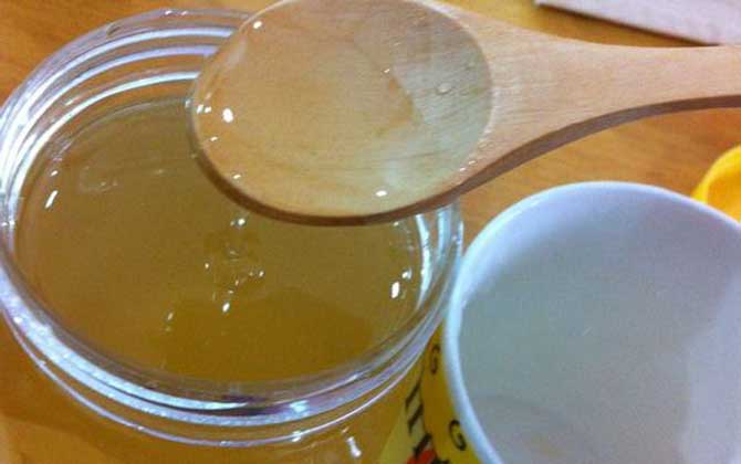 蜂蜜快速止咳有效嗎?有一定的效果,實際上很多止咳藥都有蜂蜜! 蜂蜜