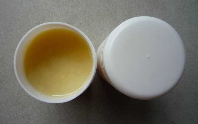 蜂王漿能提高性功能嗎?有一定的效果,但具體效果可能因人而異! 蜂王漿