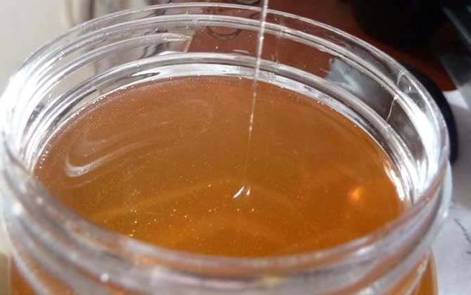 牛奶加蜂蜜的禁忌有哪些?不建議空腹飲用,更不能長(zhǎng)期過(guò)量飲用! 蜂蜜