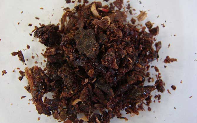 蜂膠泡酒的功效與作用及正確做法 蜂膠