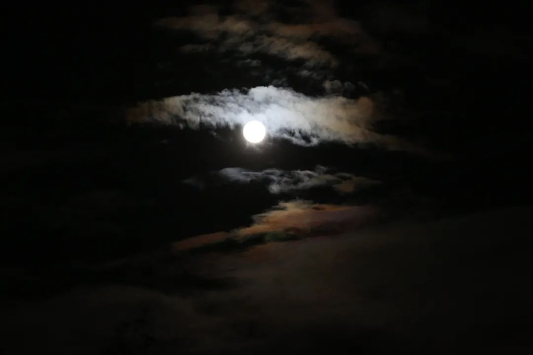 中秋的月亮沒看夠?高清美圖來了 沒看著中秋的月亮?高清美圖來了