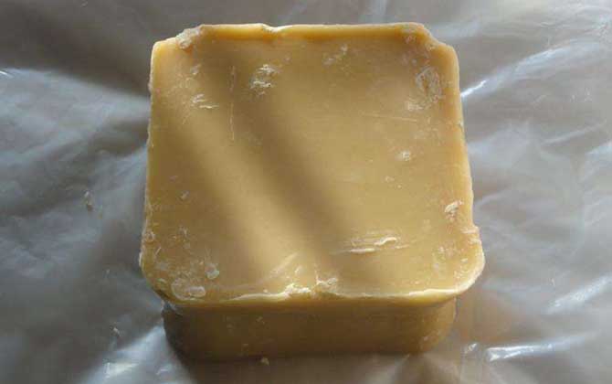 蜂蠟吃了對身體有害嗎(吃蜂蠟的危害有哪些) 蜂蠟吃了對身體有害嗎(吃蜂蠟的危害有哪些)