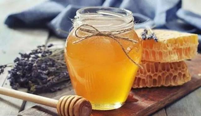 秋冬喝什么蜂蜜好(秋冬季節適合喝什么蜂蜜) 秋冬喝什么蜂蜜好(秋冬季節適合喝什么蜂蜜)