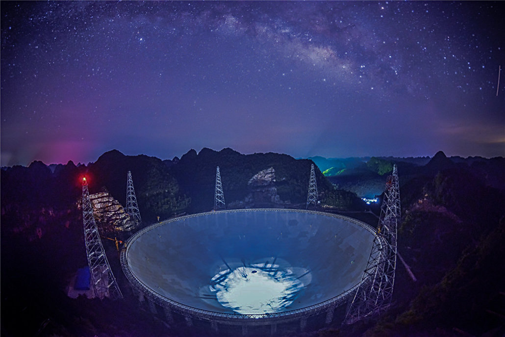 銀河系中心傳來神秘信號，一年重復(fù)13次，天文學(xué)家：不是已知天體