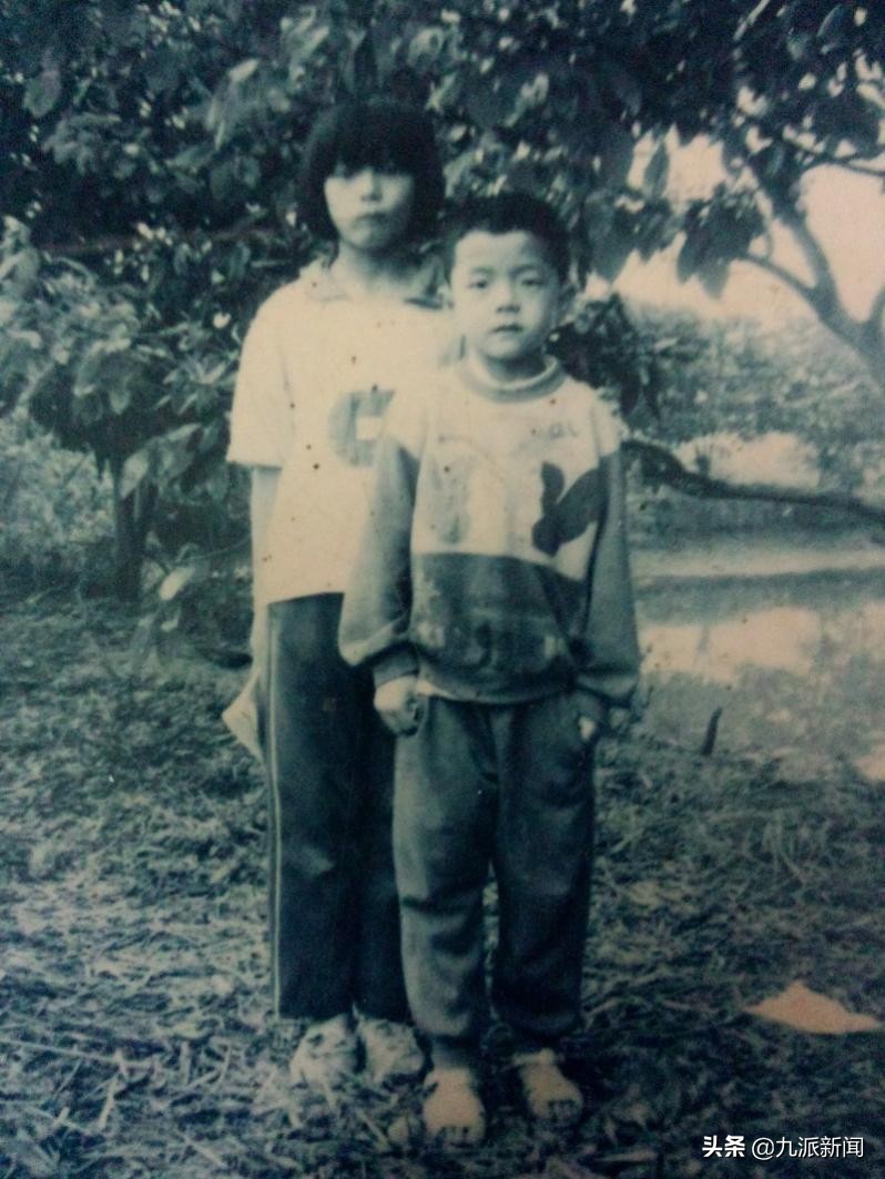 985 畢業(yè)生回應(yīng)辭掉公務(wù)員賣豬肉 從公務(wù)員到豬肉佬,985畢業(yè)生為還200萬(wàn)債務(wù)擺肉攤:10年后還賣豬肉未嘗不可,以前管理個(gè)體戶現(xiàn)在成了個(gè)體戶