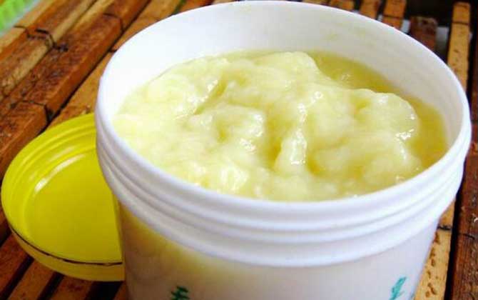 蜂王漿市場(chǎng)價(jià)是多少（最新蜂王漿價(jià)格多少錢一斤）