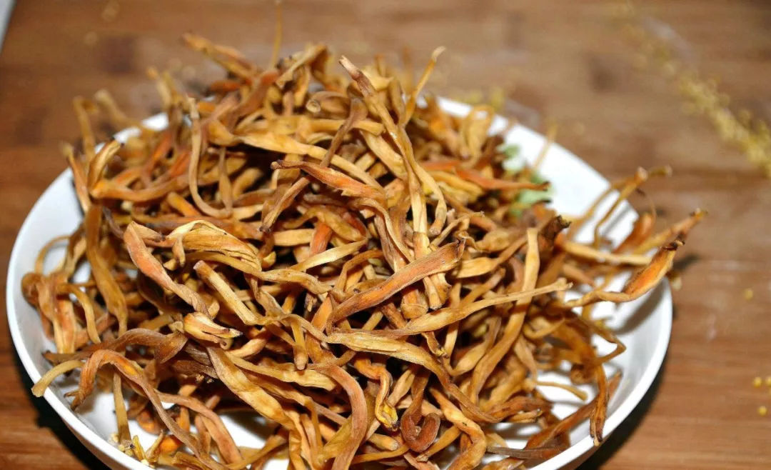 忘憂草是黃花菜嗎(忘憂草和黃花菜的區別) 忘憂草是黃花菜嗎(忘憂草和黃花菜的區別)