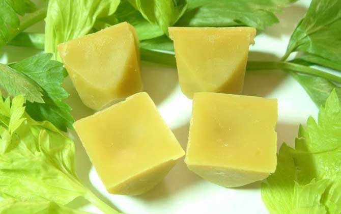 蜂蠟的正確食用方法，不能過量食用，還要謹(jǐn)防發(fā)生過敏反應(yīng)！