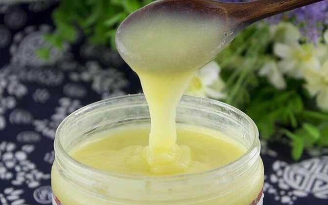 蜂王漿美容有效果嗎？內(nèi)服能減緩衰老速度，外敷則能美白和嫩膚！