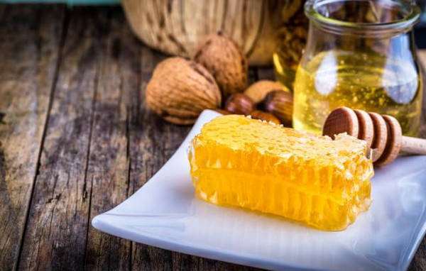 女人有什么病不能吃蜂蜜？(哪些女人不適合喝蜂蜜)